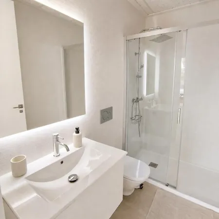 شقة Sunny Waves Apt. 3br, 2baths, Ac & Heated Pool