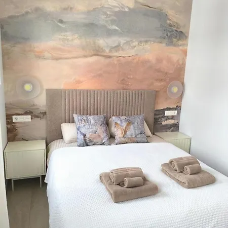 Sunny Waves Apt. 3br, 2baths, Ac & Heated Pool