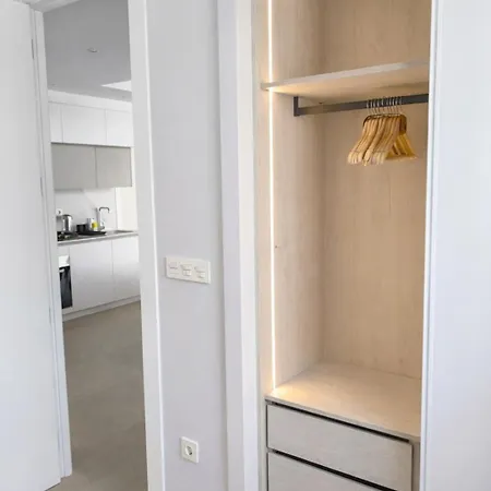 شقة Sunny Waves Apt. 3br, 2baths, Ac & Heated Pool