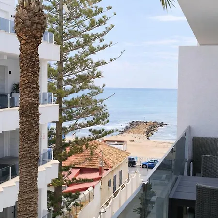 Apartmán Sunny Waves Apt. 3br, 2baths, Ac & Heated Pool