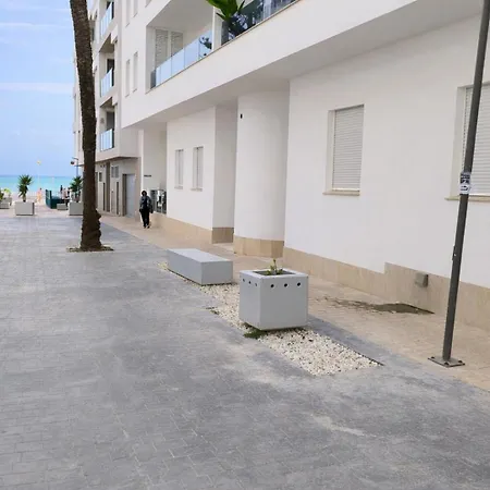 Sunny Waves Apt. 3br, 2baths, Ac & Heated Pool Apartmán